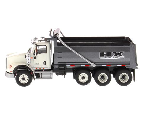 Trucks - DIECAST MASTERS - 71013 - International HX620 Dump Truck