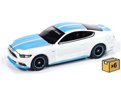 AWSP178-B-CASE - Auto World Pettys Garage 2016 Ford Mustang