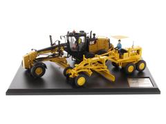 85560 - Diecast Masters Caterpillar No 12 Motor Grader