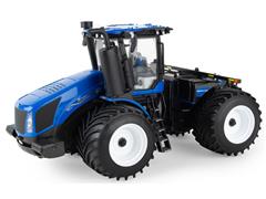 New Holland T9 700 4WD Tractor with LSW Tires - Prestige Collection #13943