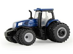 13975 - ERTL Toys New Holland Genesis T8415