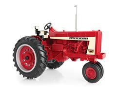IH Farmall 806 Tractor #44429