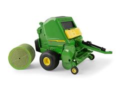 45901 - ERTL Toys John Deere 561R Round Baler LP84371