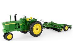 45952 - ERTL Toys John Deere 3010 Diesel