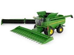 45996 - ERTL Toys John Deere S680 Combine