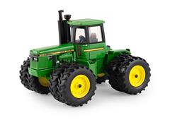 ERTL #45998 - John Deere 8450 Tractor - Prestige Collection - LP86776