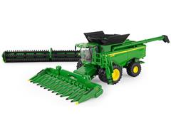 ERTL #85002 - John Deere 800 Combine with Duals - Prestige Collection