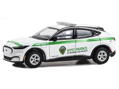 30480 - Greenlight Diecast NYC Parks 2023 Ford Mustang