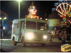 GREENLIGHT #30586-MASTER - Killer Klowns from Outer Space 1988 - Ice Cream Van