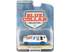 Greenlight Diecast MOPAR 1976 Dodge B 100 Van Blue