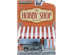 97160-A-SP - Greenlight Diecast 1946 Ford Fordor Super Deluxe