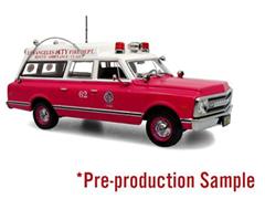 50-0586 - Iconic Replicas LAFD Chevrolet C 10 Ambulance