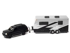 JLSP201-B - Johnny Lightning 2005 Cadillac Escalade