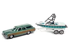 JLSP204-A - Johnny Lightning 1973 Chevrolet Caprice Woody Wagon