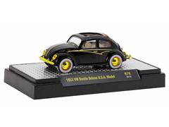 M2MACHINES #32600-76-E-SP - 1953 Volkswagen Beetle Deluxe USA Model in Black with Gold Accents and Interior