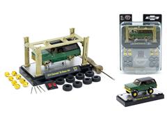 M2MACHINES #37000-79-A-SP - 1974 Chevrolet K5 Blazer 4X4 in Green with Chrome Gold Accents