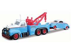 15055-AN - Maisto Diecast 1953 Mack B 61 Tow Truck Hauling