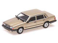 870171700 - Minichamps 1986 Volvo 740