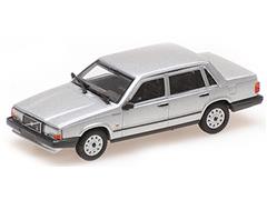 870171702 - Minichamps 1986 Volvo 740