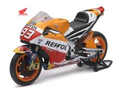 NEW-RAY #57753 - 2015 Repsol Honda Racing Team - Honda RC213V Street Bike - Marc Marquez