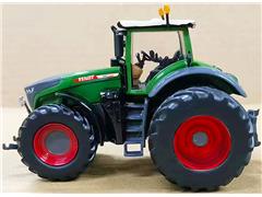 SpecCast Fendt 1042 Tractor