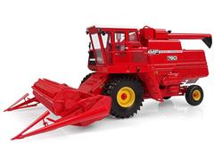 6329 - Universal Hobbies Massey Ferguson 760 Combine