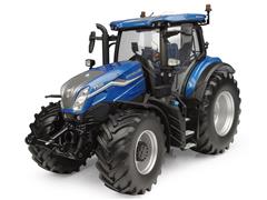 UNIVERSAL HOBBIES #7201 - Blue Power - New Holland T7 225 Tractor