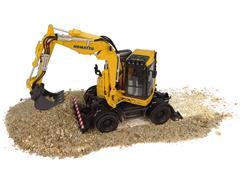 UNIVERSAL HOBBIES #8190 - Komatsu PW138MR-11 Excavator in Construction Yellow and Black